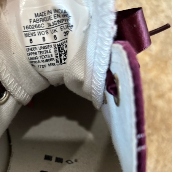 Converse Women’s Low-Top bold Sneakers in Burgundy - Picture 6 of 6
